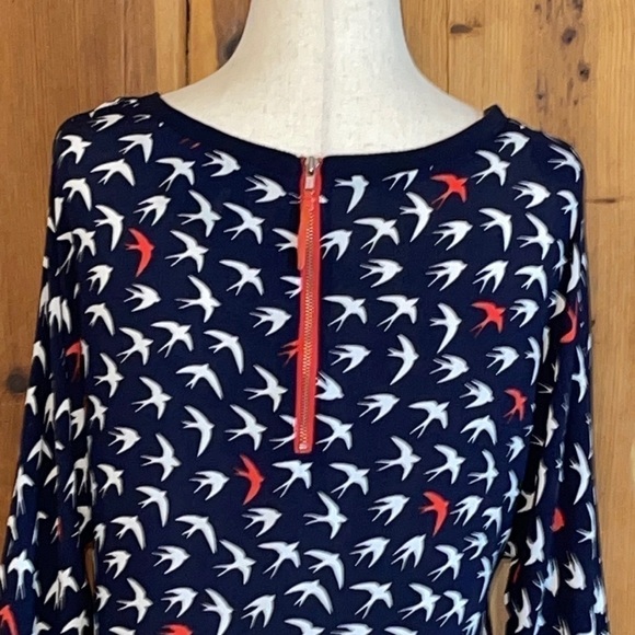 MAUVE ANTHRO RED WHITE & BLUE SWALLOW BIRDS BLOUSE Sz. 2 - Picture 7 of 12